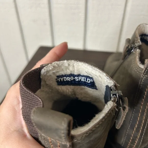 Rockport Ryleigh Gore Waterproof Chelsea Boots, size 6. - Picture 6 of 8